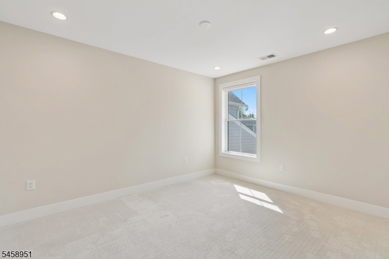 8 Hawfinch Dr Property Photo 30