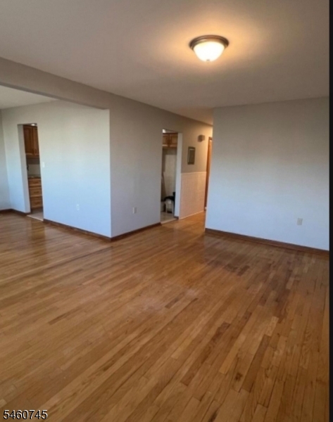 900 S Park Ave Property Photo 3