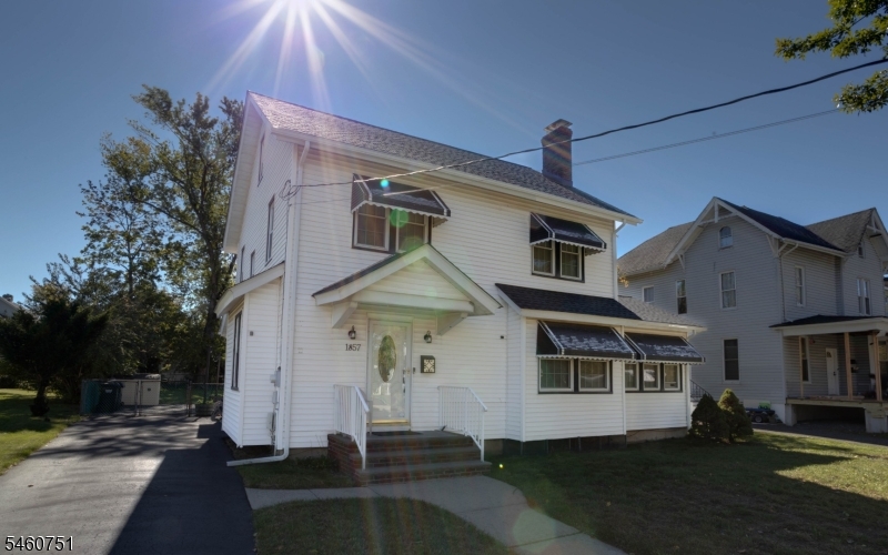 1857 Myrtle Ave Property Photo 1