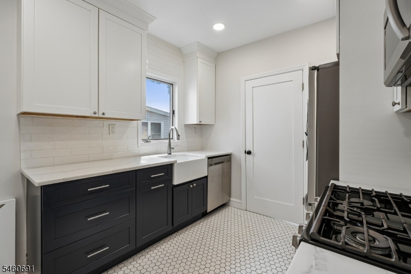 16 Remer Ave Property Photo 8