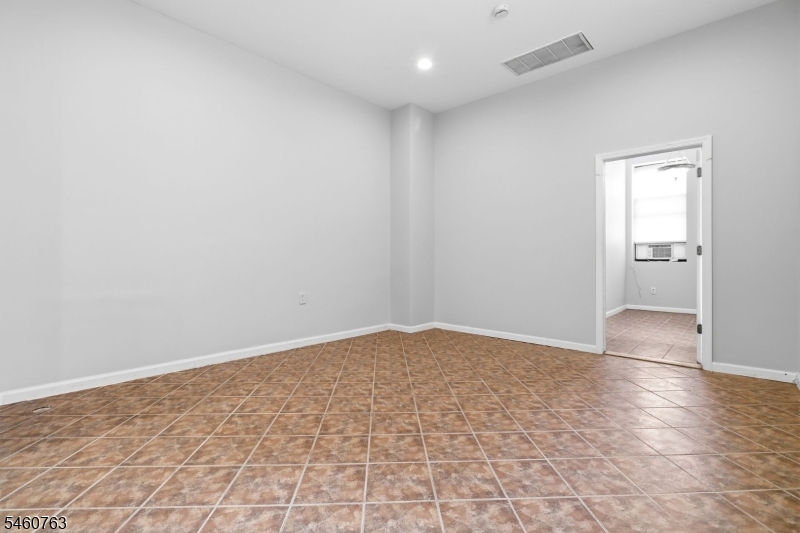 268 Washington Ave Property Photo 4