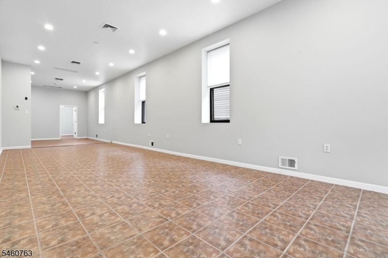 268 Washington Ave Property Photo 7