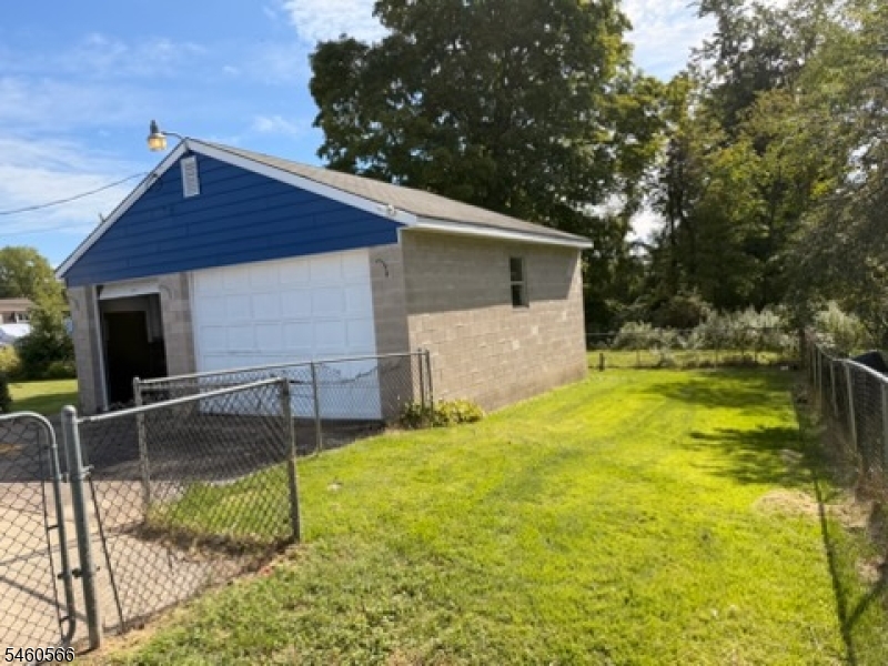 9 Hunter St Property Photo 19