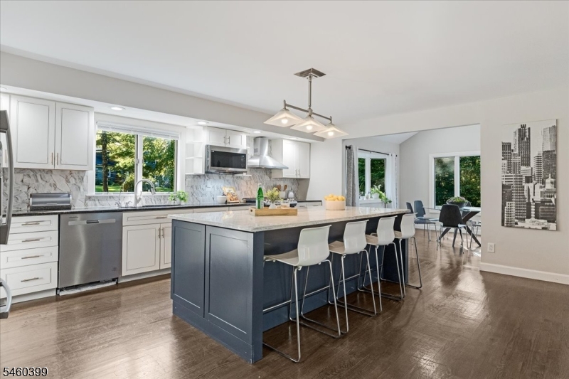 2 Round Hill Ter Property Photo 18