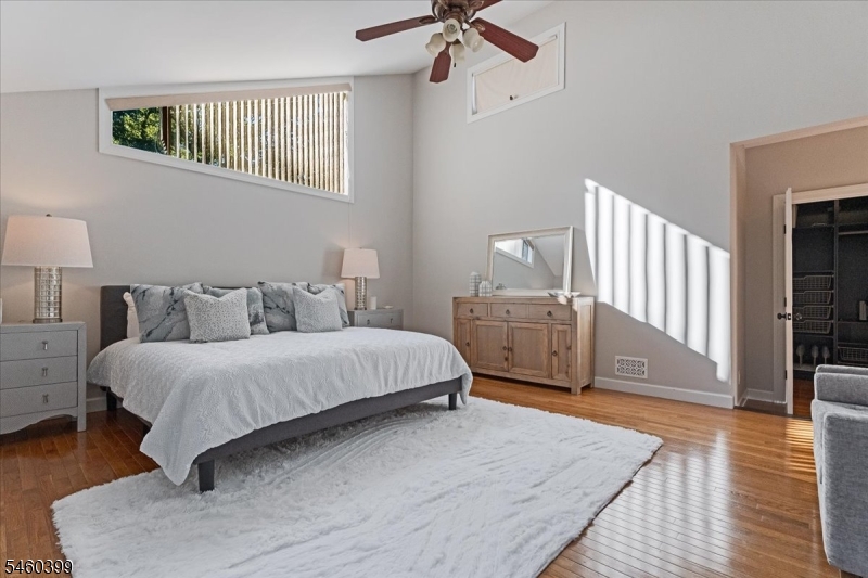 2 Round Hill Ter Property Photo 19