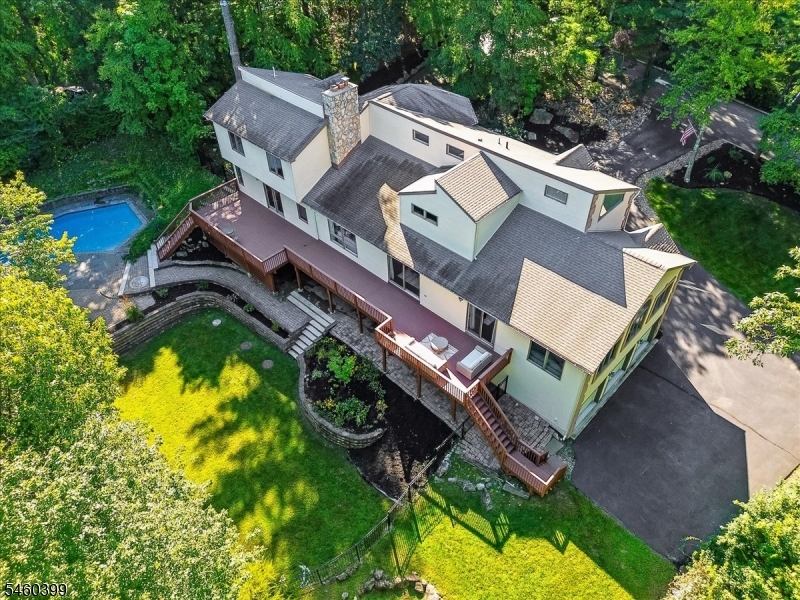 2 Round Hill Ter Property Photo 30