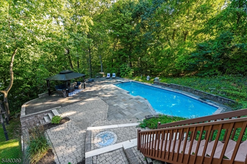 2 Round Hill Ter Property Photo 31