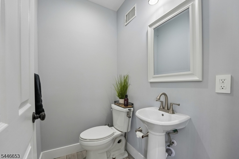 158 Lincoln Ave Property Photo 18