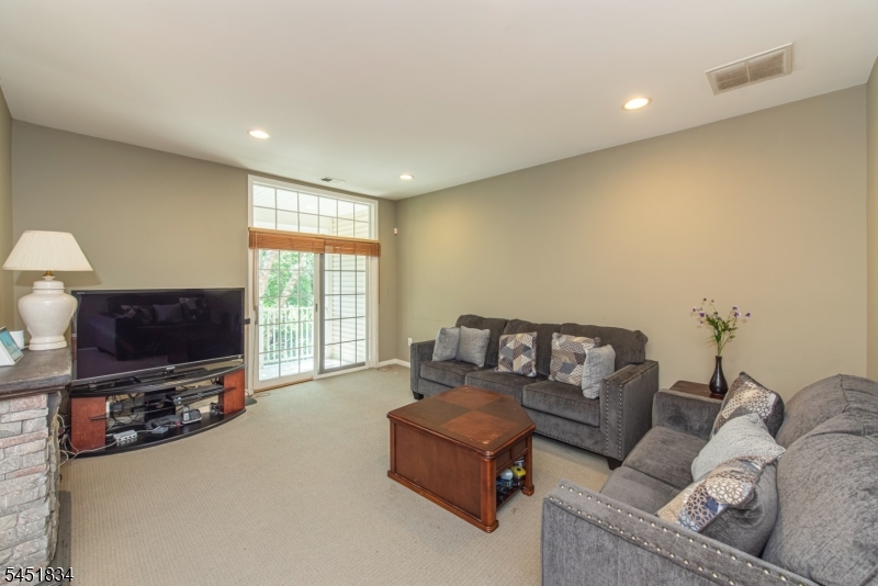 121 Turlington Ct Property Photo 8