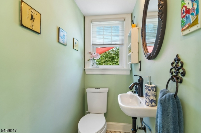 139 Forest Ave Property Photo 17