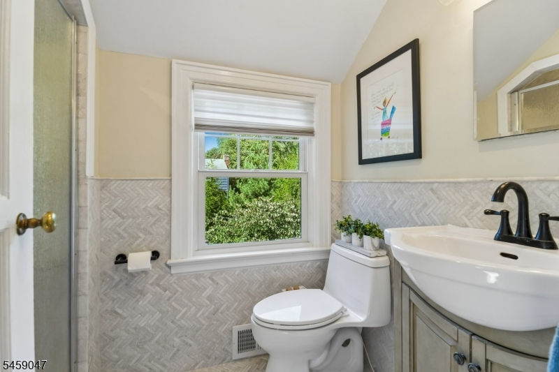 139 Forest Ave Property Photo 20