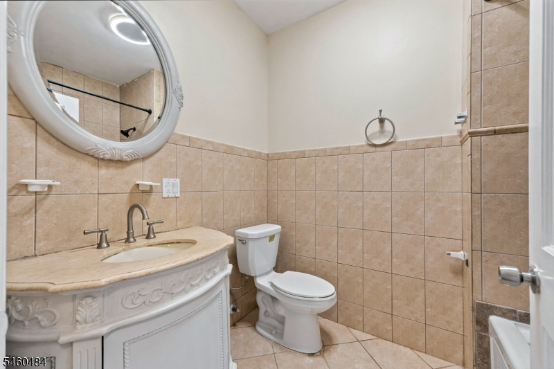 1176 Julia St Property Photo 17