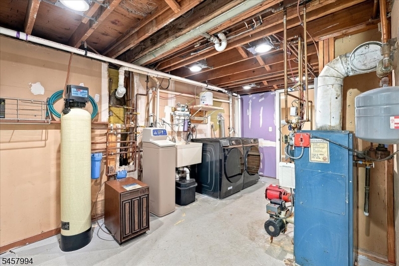 2 Crescent Rd Property Photo 32