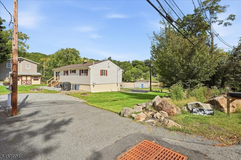2 Crescent Rd Property Photo 38