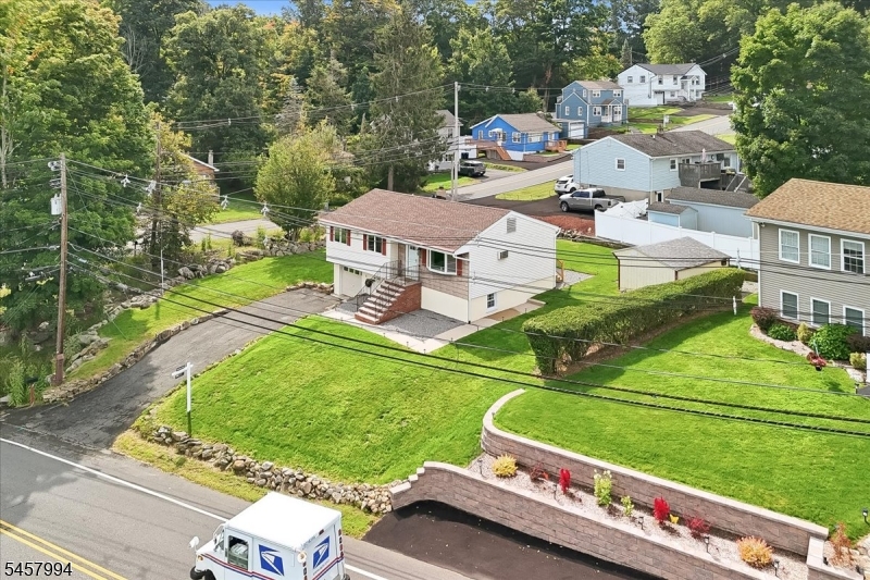 2 Crescent Rd Property Photo 45