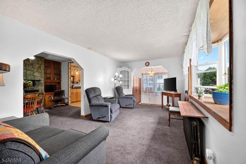 12 Cornell St Property Photo 5