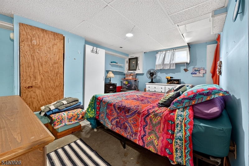 12 Cornell St Property Photo 16