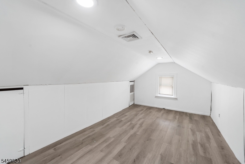 149 E Clay Ave Property Photo 18