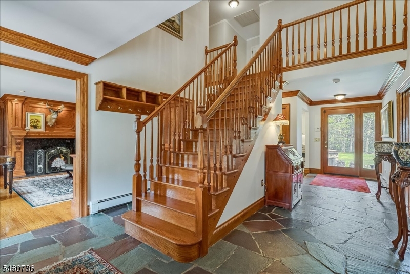 3 Manrodt Ct Property Photo 4