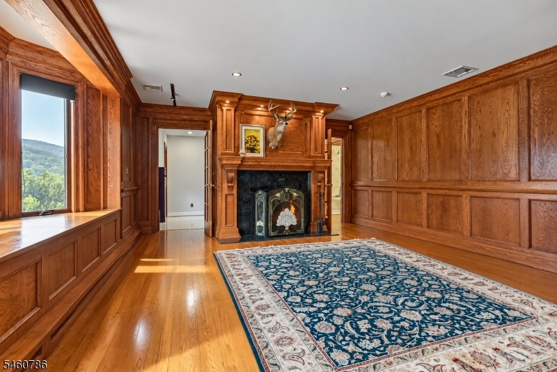 3 Manrodt Ct Property Photo 5