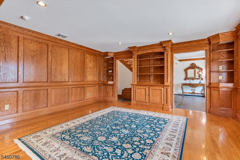 3 Manrodt Ct Property Photo 6