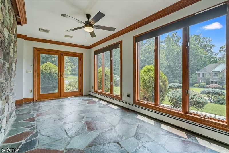 3 Manrodt Ct Property Photo 8