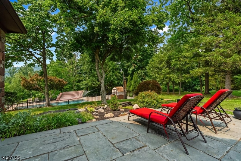 3 Manrodt Ct Property Photo 29