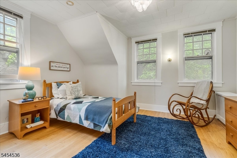 21 Oakview Ave Property Photo 18
