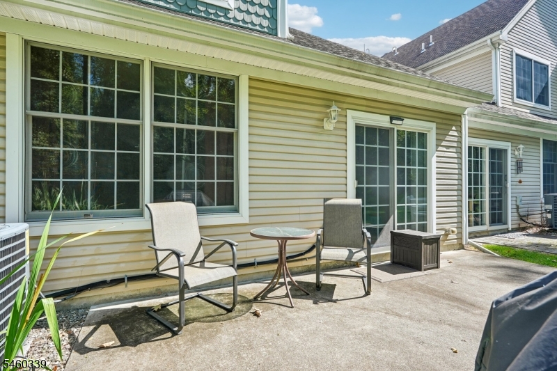 33 Spring Hollow Rd Property Photo 4