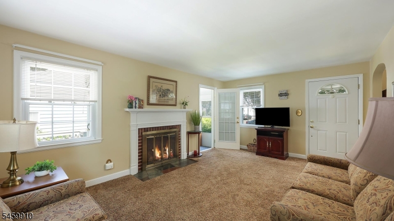 11 Munsee Dr Property Photo 8
