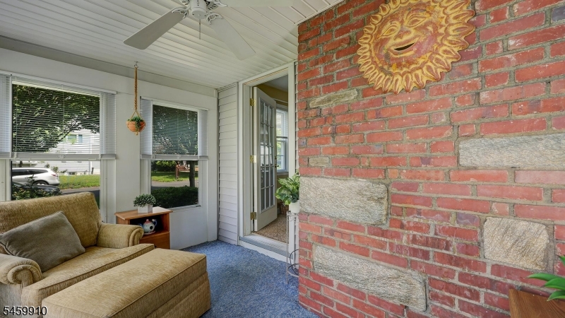 11 Munsee Dr Property Photo 10