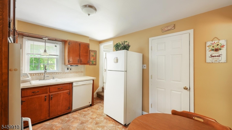 11 Munsee Dr Property Photo 14