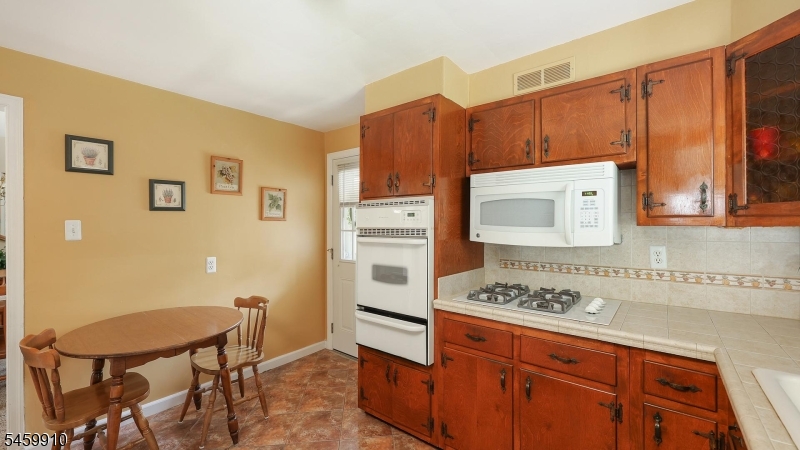 11 Munsee Dr Property Photo 15