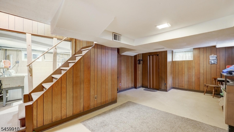 11 Munsee Dr Property Photo 26