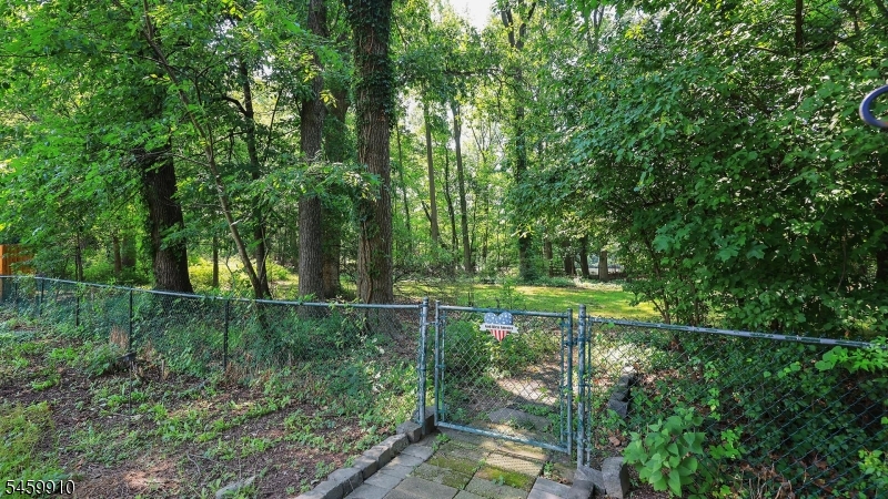 11 Munsee Dr Property Photo 35