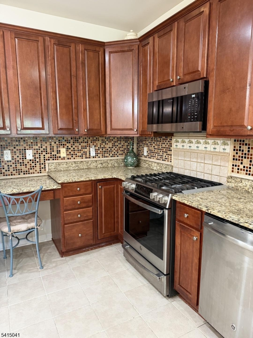 5203 Warrens Way Property Photo 17