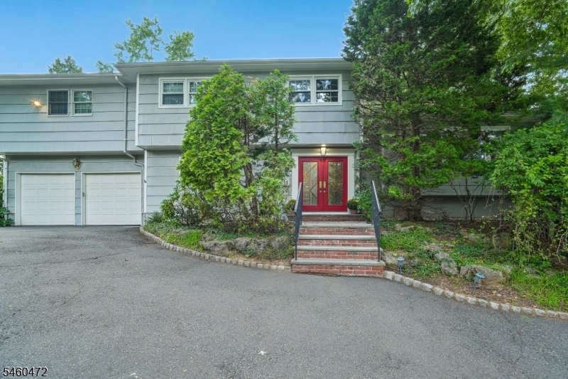 30 Connel Dr Property Photo 1