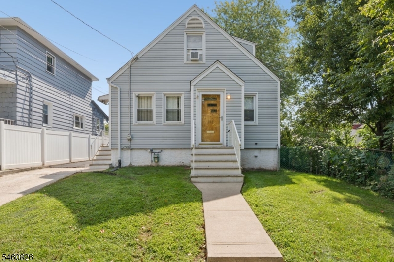 212 E Munsell Ave Property Photo 1