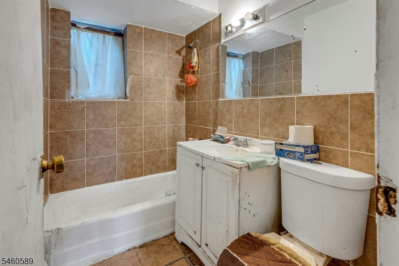 378 Valley St A2 Property Photo 16