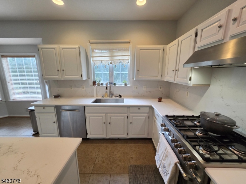 19 Goldenrod Dr Property Photo 12