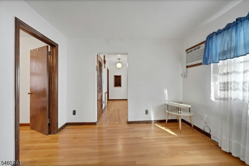 230 Lincoln Pl Property Photo 7