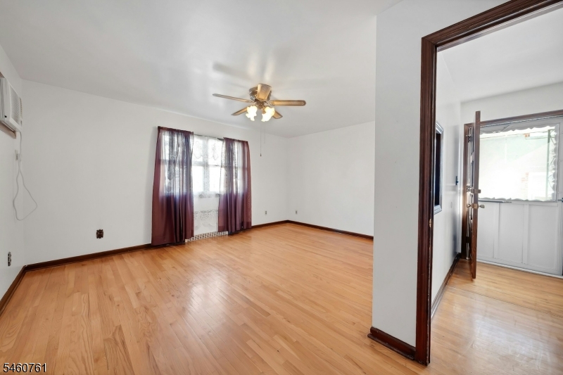 230 Lincoln Pl Property Photo 22
