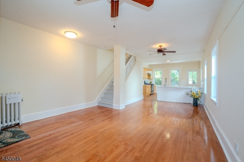 55 Thompson St Property Photo 3