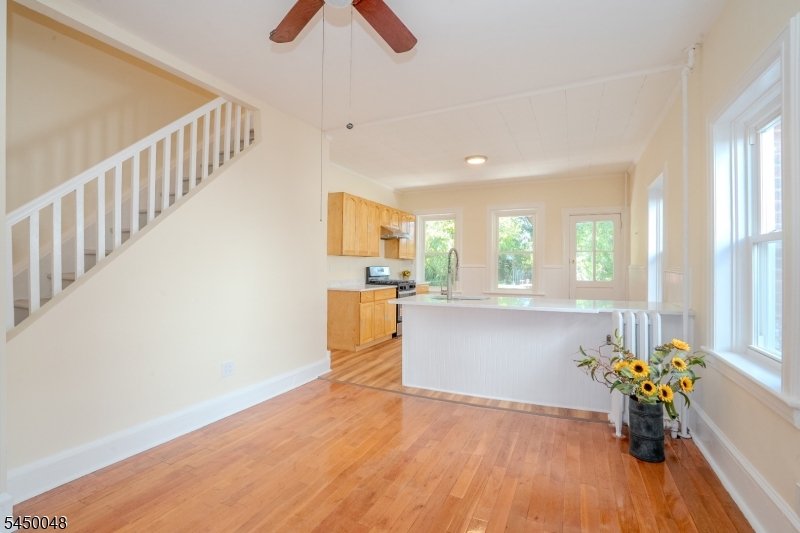 55 Thompson St Property Photo 6