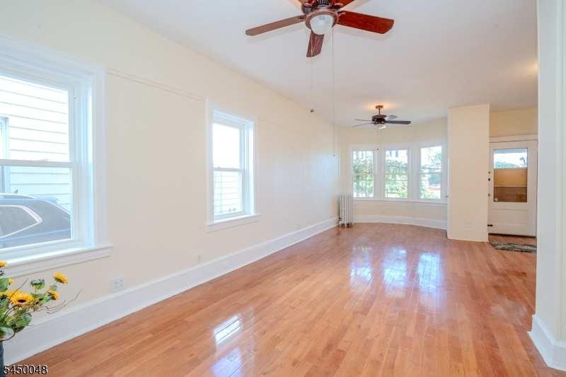 55 Thompson St Property Photo 14