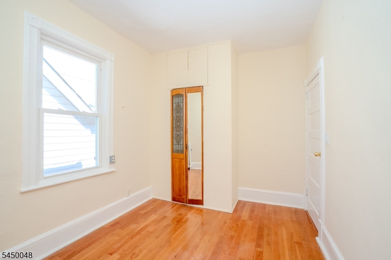 55 Thompson St Property Photo 19