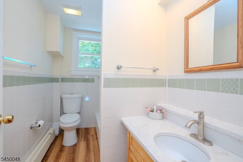 55 Thompson St Property Photo 22