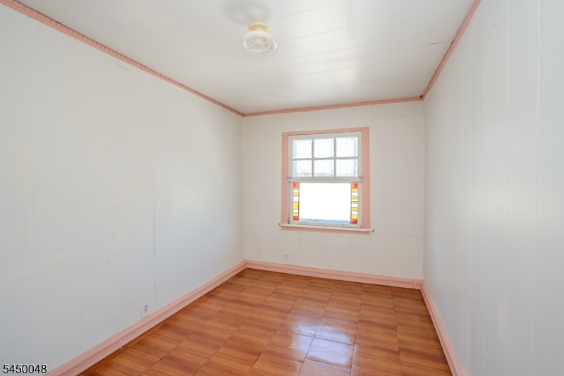 55 Thompson St Property Photo 24