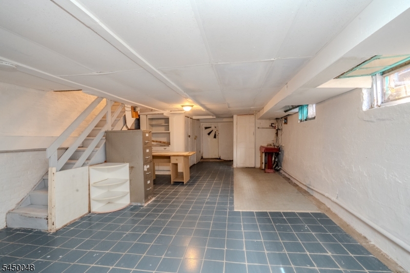 55 Thompson St Property Photo 26