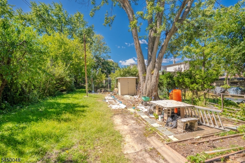 55 Thompson St Property Photo 29